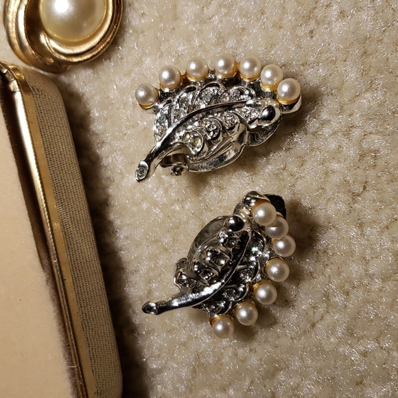 Lot of VTG Pearl Costume Jewelry. - Picture 2 of 6